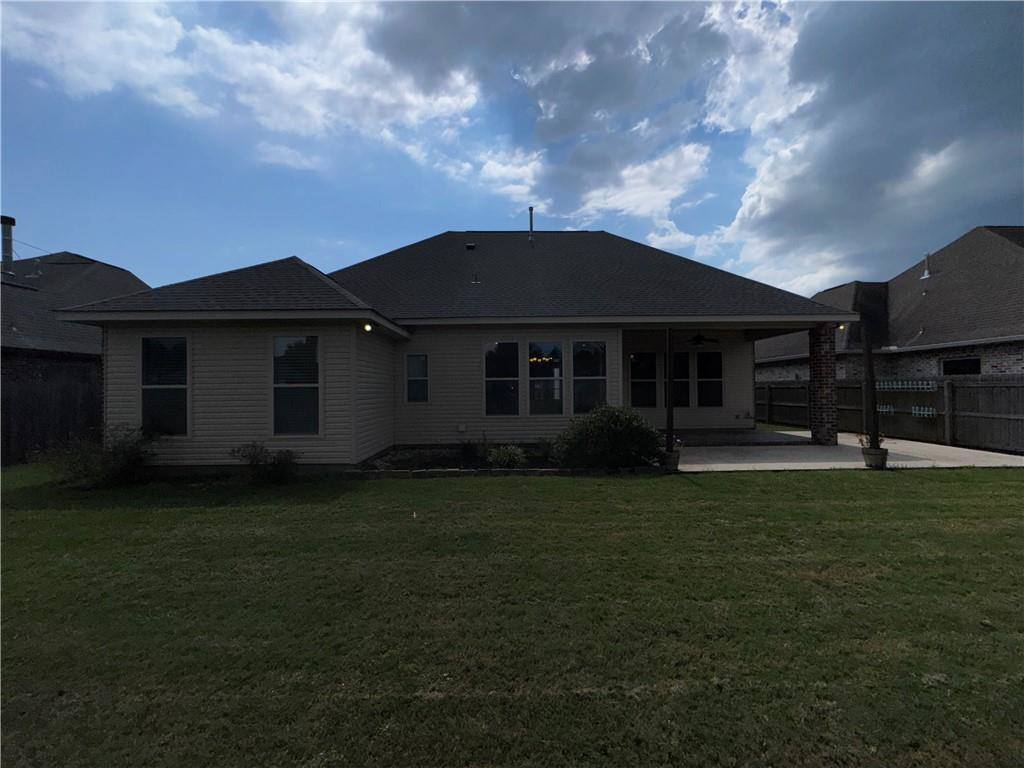 1017 Fox Sparrow Loop, Madisonville, LA 70447