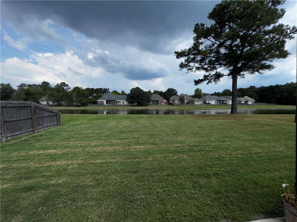 1017 Fox Sparrow Loop, Madisonville, LA 70447