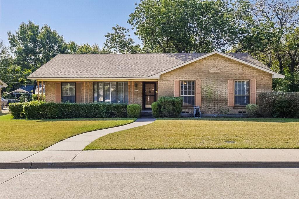 105 Dartmouth Drive, Waxahachie, TX 75165