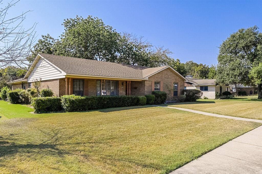 105 Dartmouth Drive, Waxahachie, TX 75165