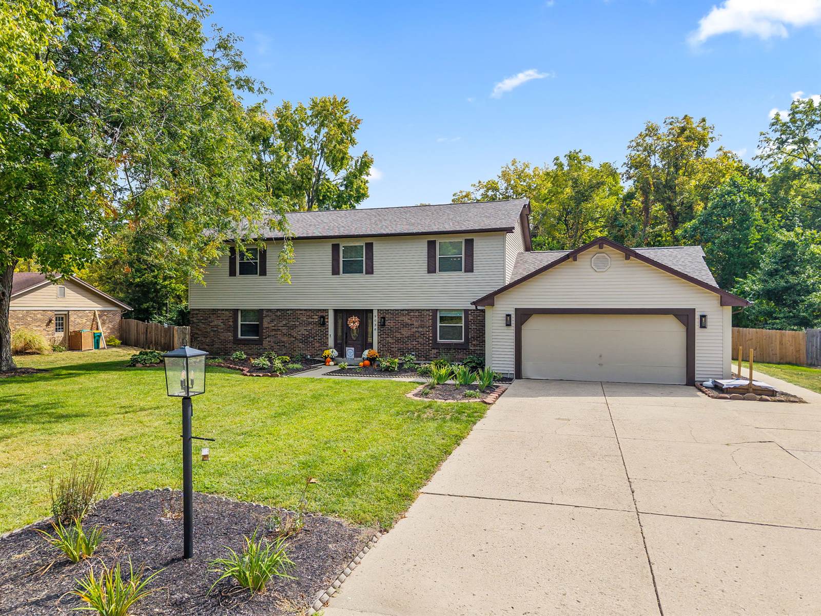 9038 Woodstream Lane, Dayton, OH 45458