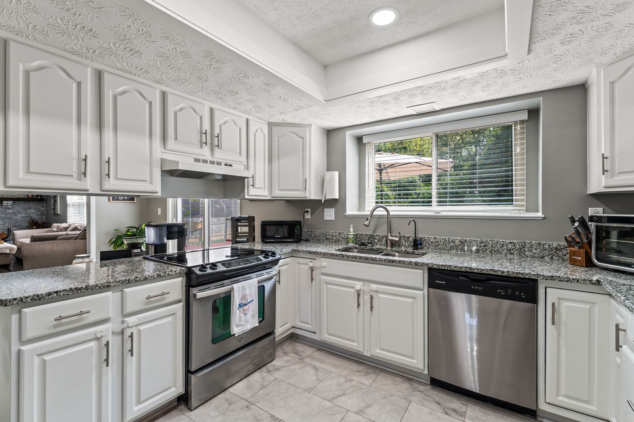 9038 Woodstream Lane, Dayton, OH 45458