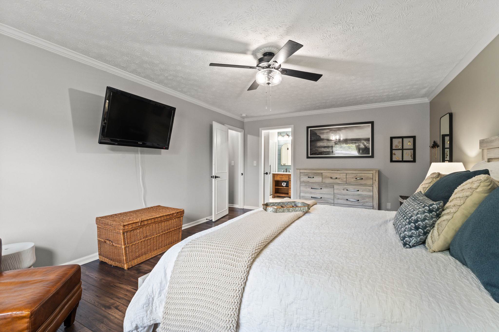 9038 Woodstream Lane, Dayton, OH 45458