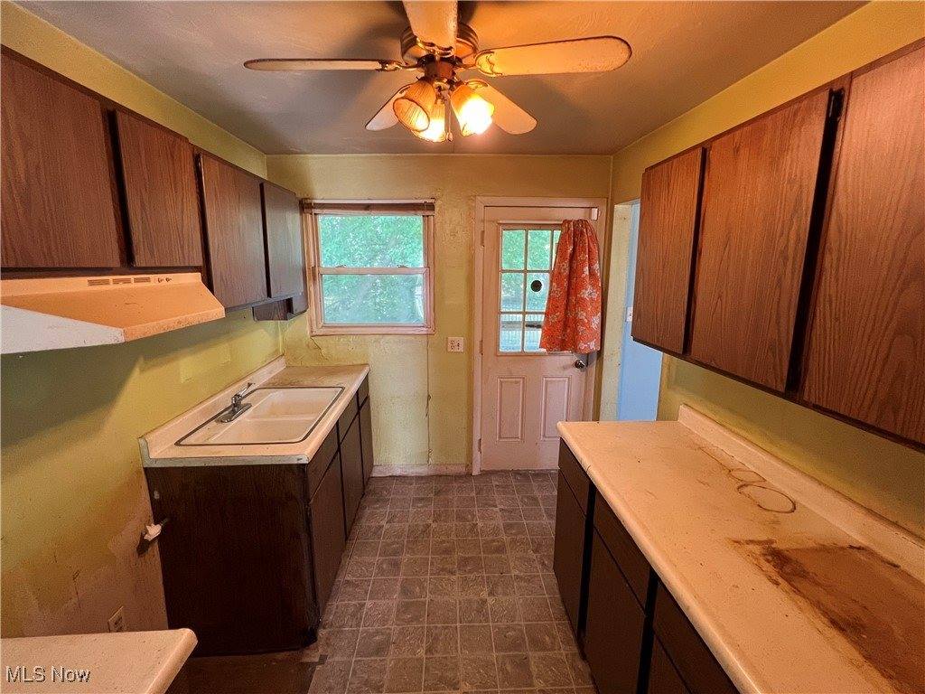 430 Mccartney Road, Campbell, OH 44405