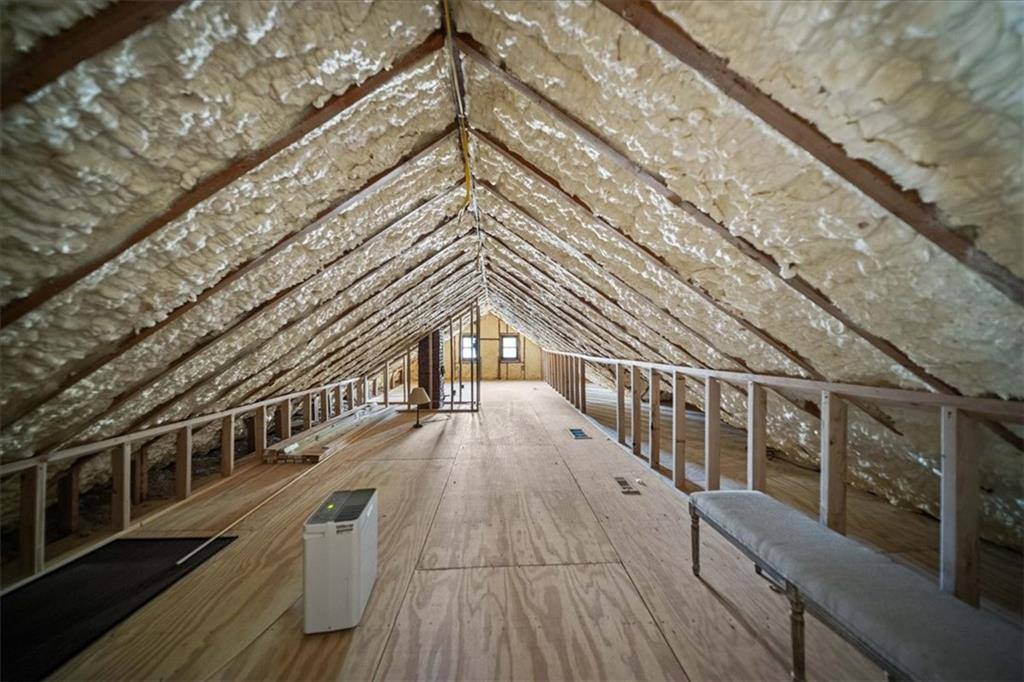 9600 Wornall Road, Kansas City, MO 64114