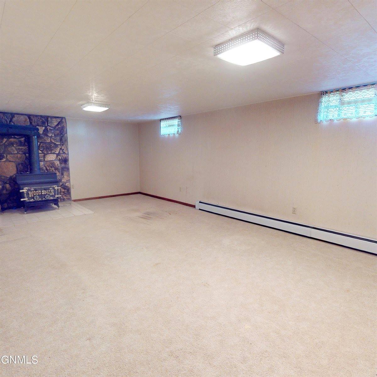 615 Broadway, Napoleon, ND 58561