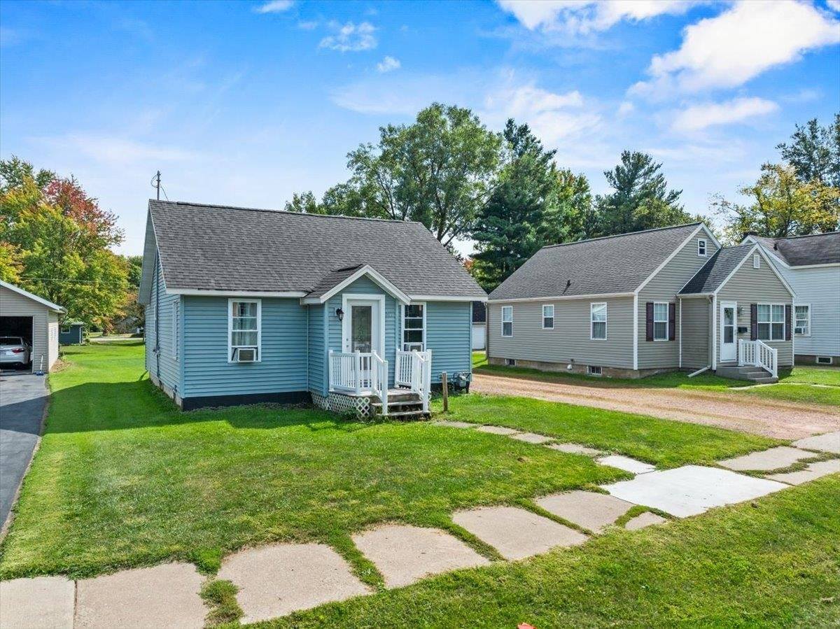 717 N Cedar Avenue, Marshfield, WI 54449