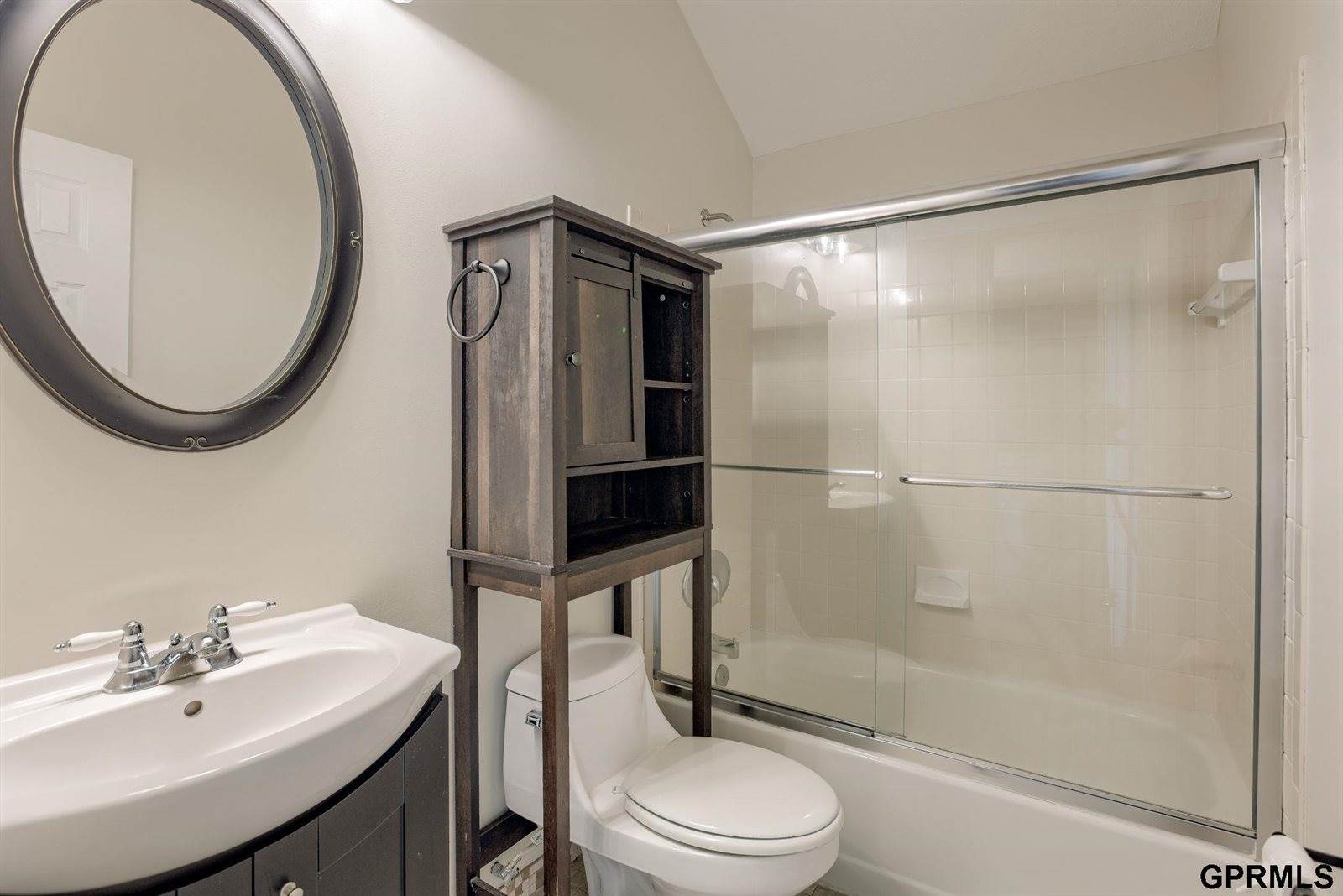 7520 South 135th Street, Omaha, NE 68138