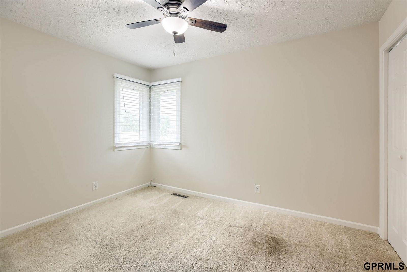 7520 South 135th Street, Omaha, NE 68138