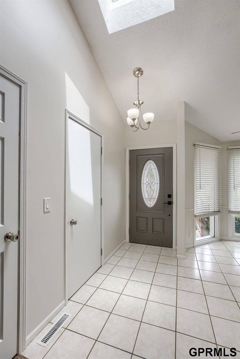 7520 South 135th Street, Omaha, NE 68138