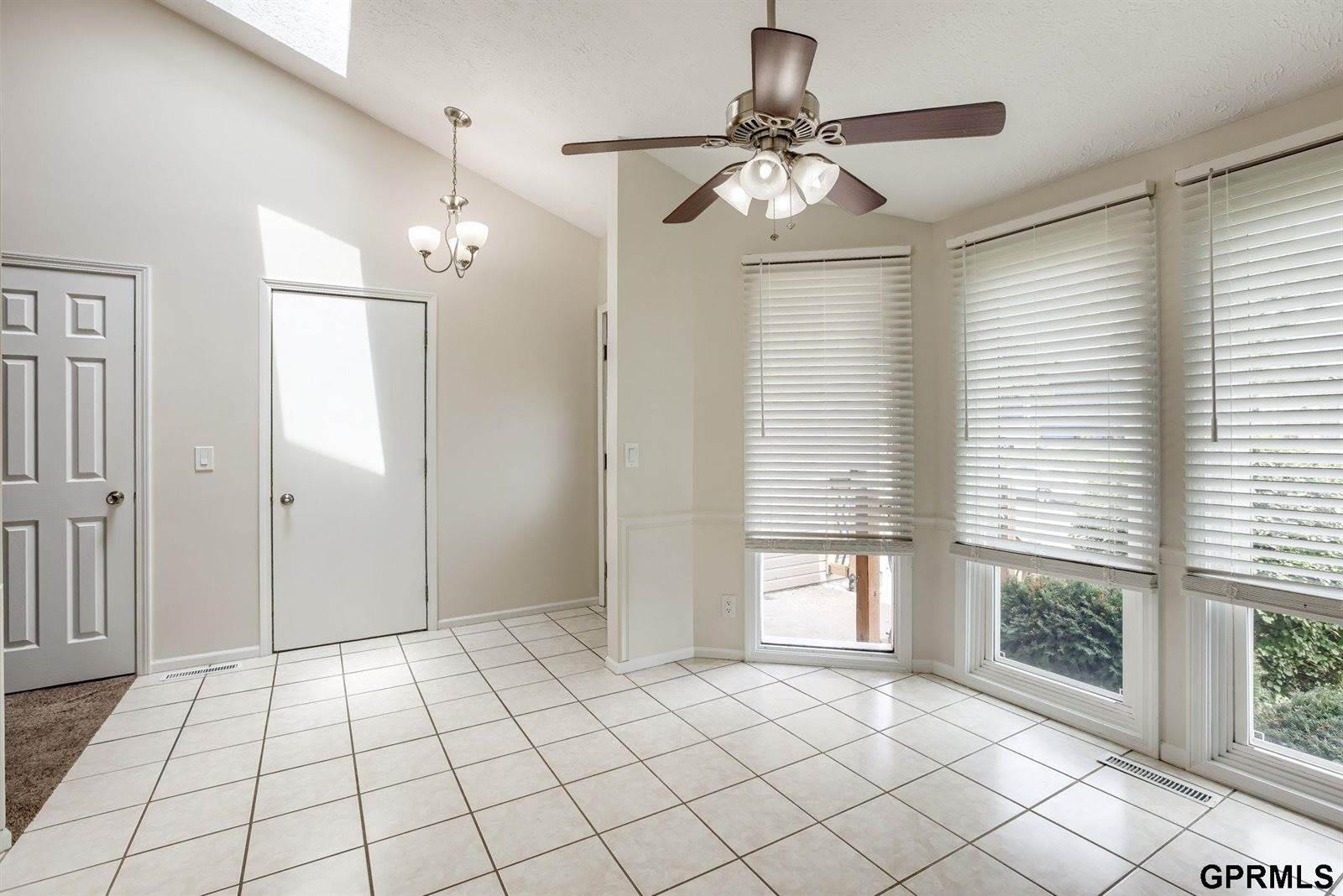 7520 South 135th Street, Omaha, NE 68138