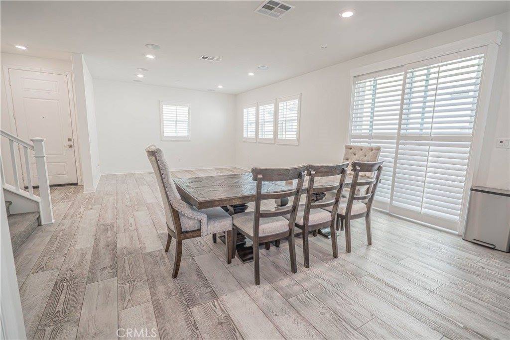 17047 Zion Dr., Canyon Country, CA 91387