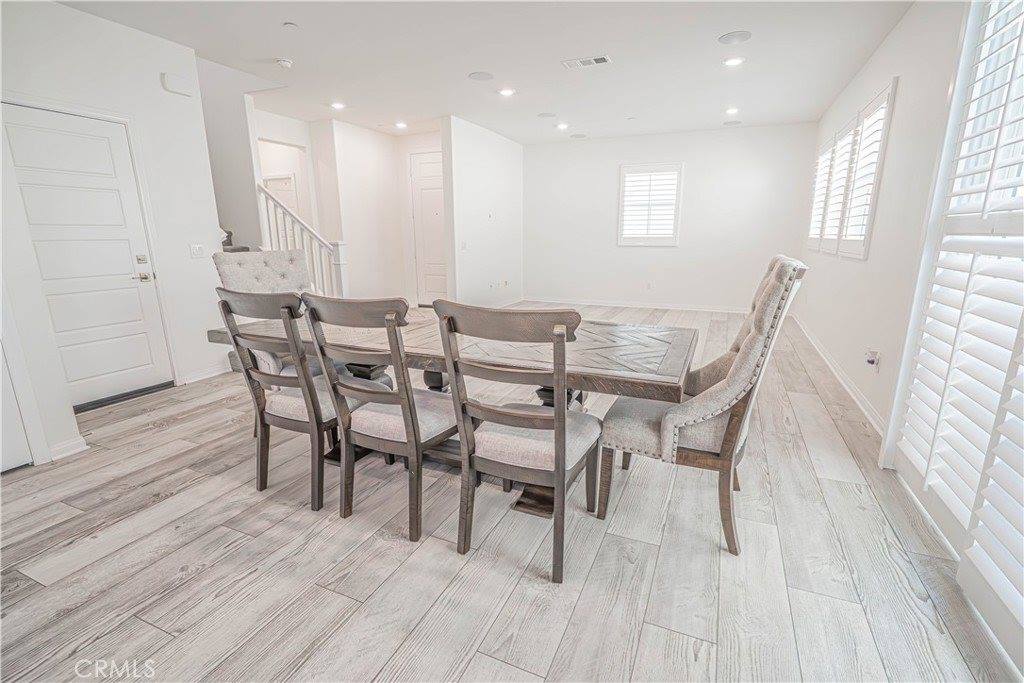 17047 Zion Dr., Canyon Country, CA 91387