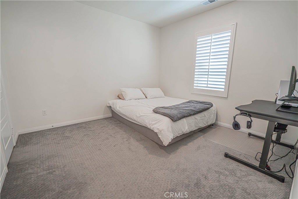 17047 Zion Dr., Canyon Country, CA 91387