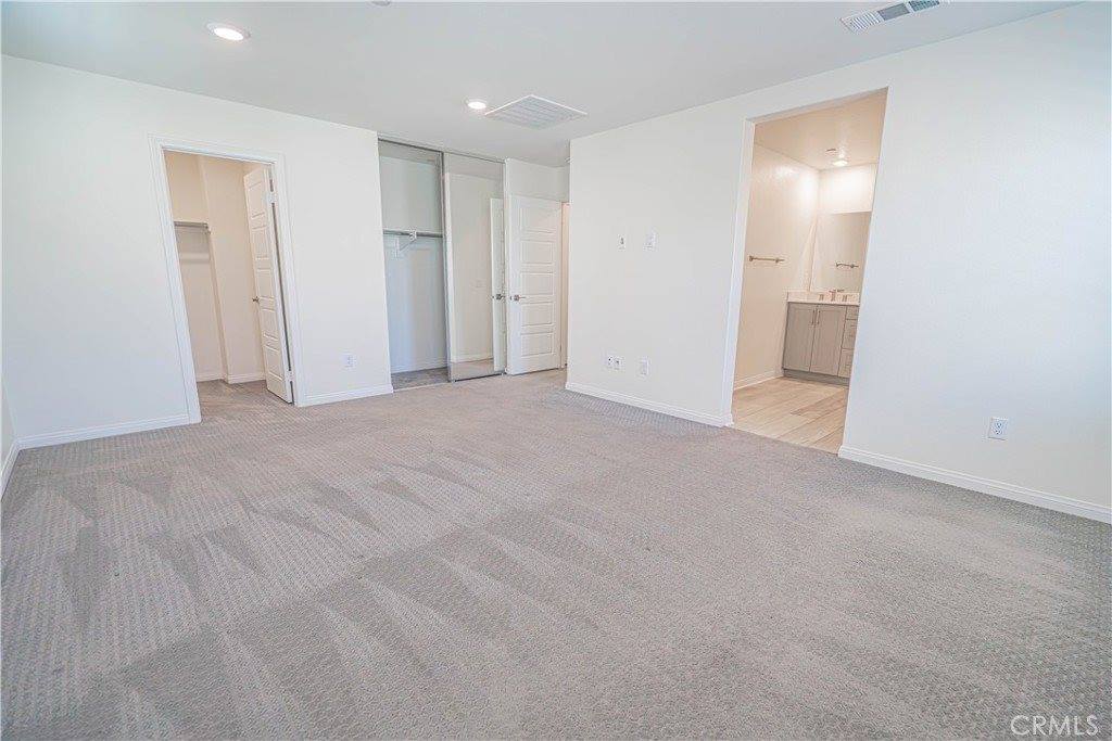 17047 Zion Dr., Canyon Country, CA 91387