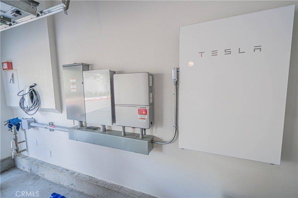 17047 Zion Dr., Canyon Country, CA 91387