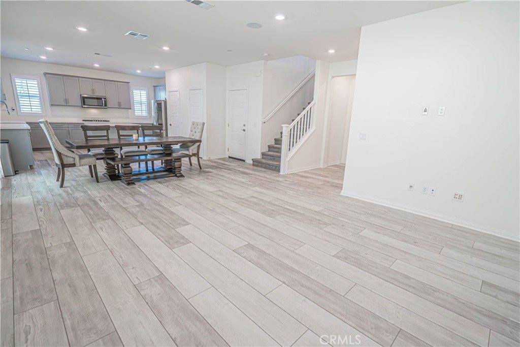 17047 Zion Dr., Canyon Country, CA 91387