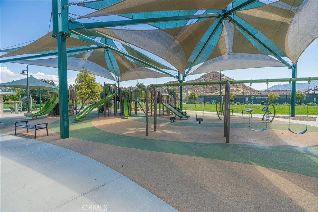 17047 Zion Dr., Canyon Country, CA 91387