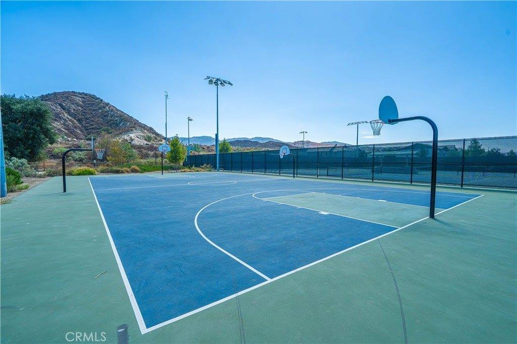 17047 Zion Dr., Canyon Country, CA 91387