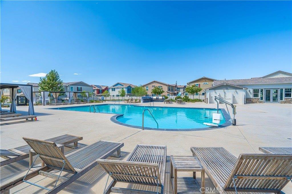 17047 Zion Dr., Canyon Country, CA 91387