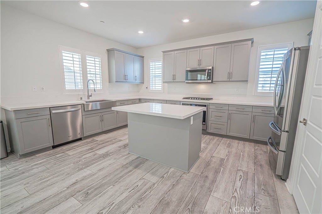 17047 Zion Dr., Canyon Country, CA 91387