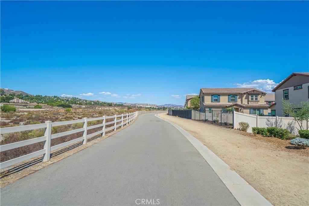 17047 Zion Dr., Canyon Country, CA 91387