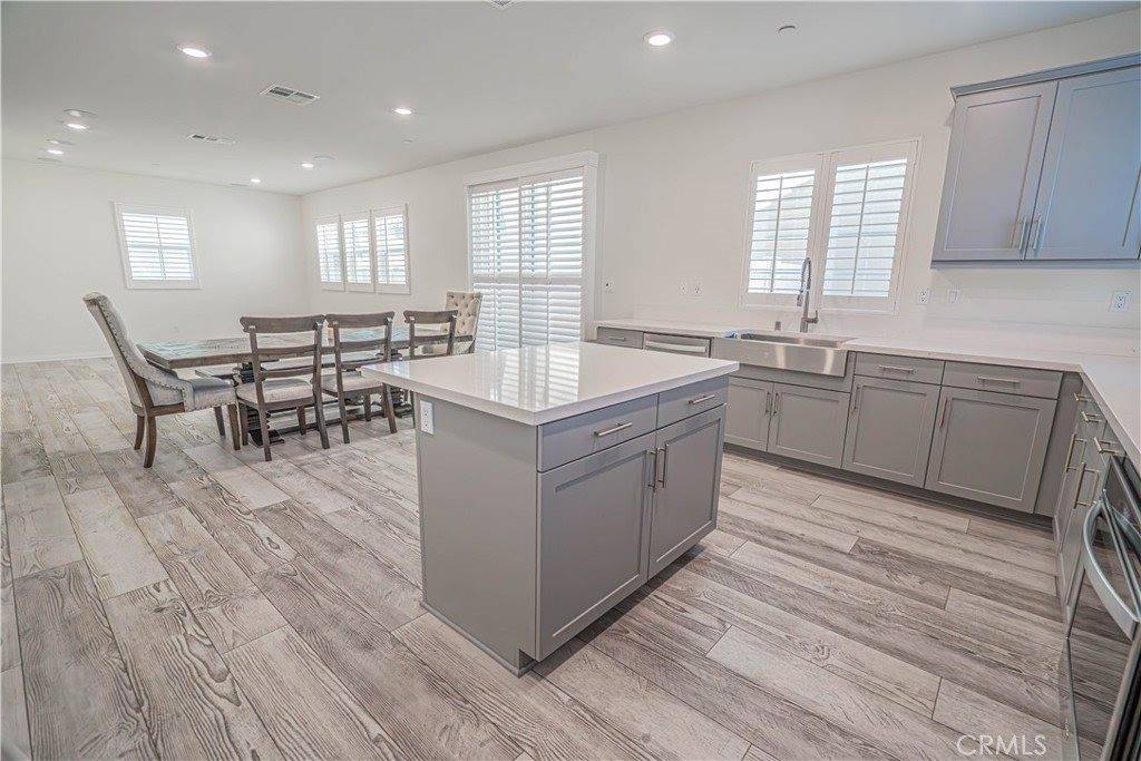 17047 Zion Dr., Canyon Country, CA 91387