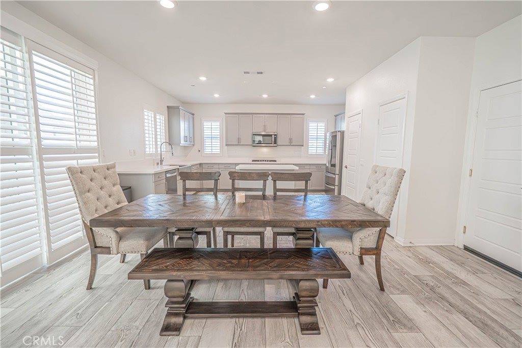 17047 Zion Dr., Canyon Country, CA 91387