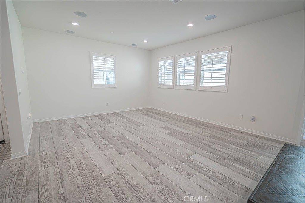 17047 Zion Dr., Canyon Country, CA 91387