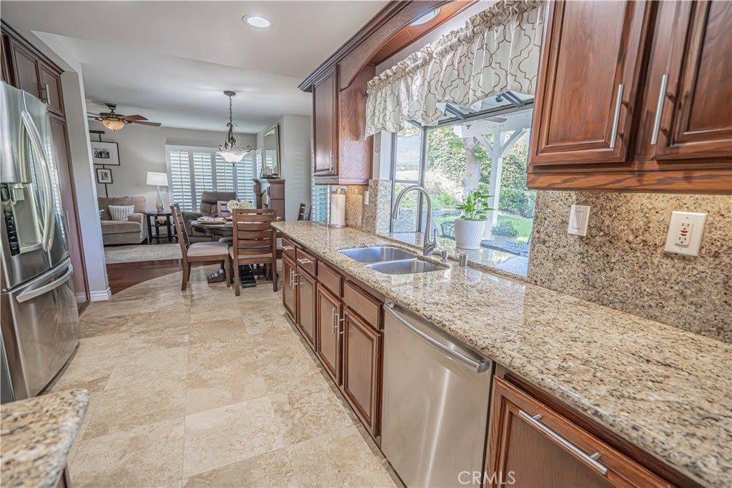 28655 Greenwood Pl, Castaic, CA 91384