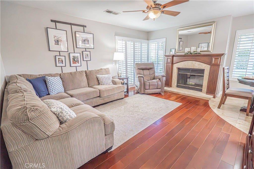 28655 Greenwood Pl, Castaic, CA 91384