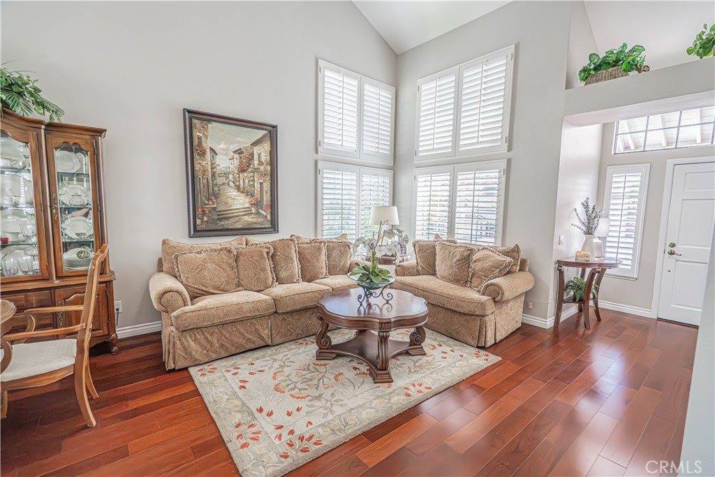 28655 Greenwood Pl, Castaic, CA 91384