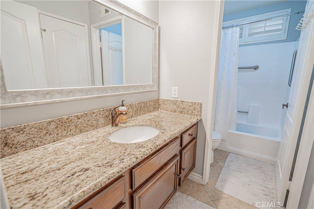 28655 Greenwood Pl, Castaic, CA 91384