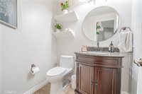 28655 Greenwood Pl, Castaic, CA 91384