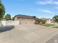 1212 West Willow Run Dr South, Murray, UT 84123