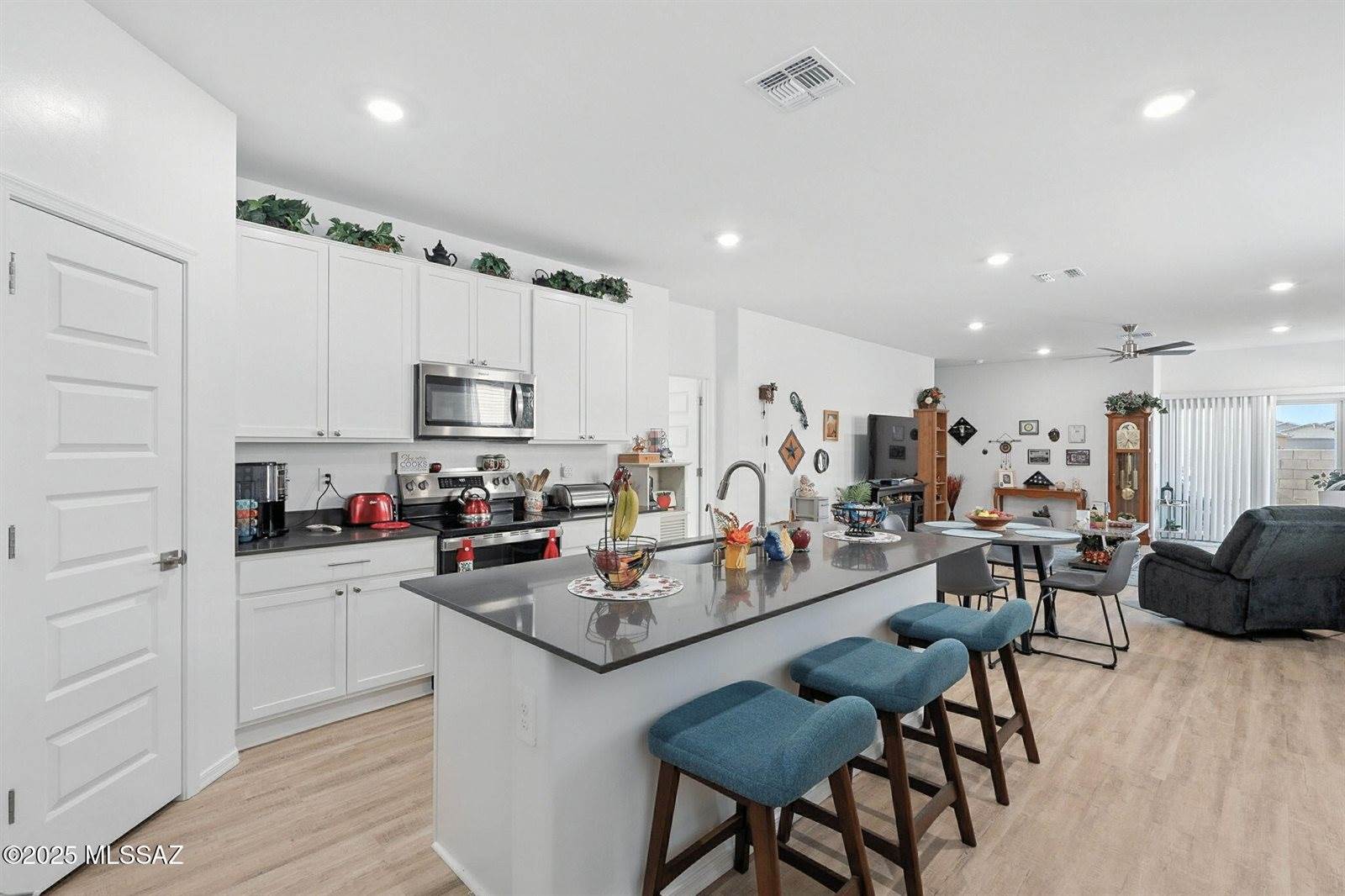 10472 West Thetford Lane, Marana, AZ 85653