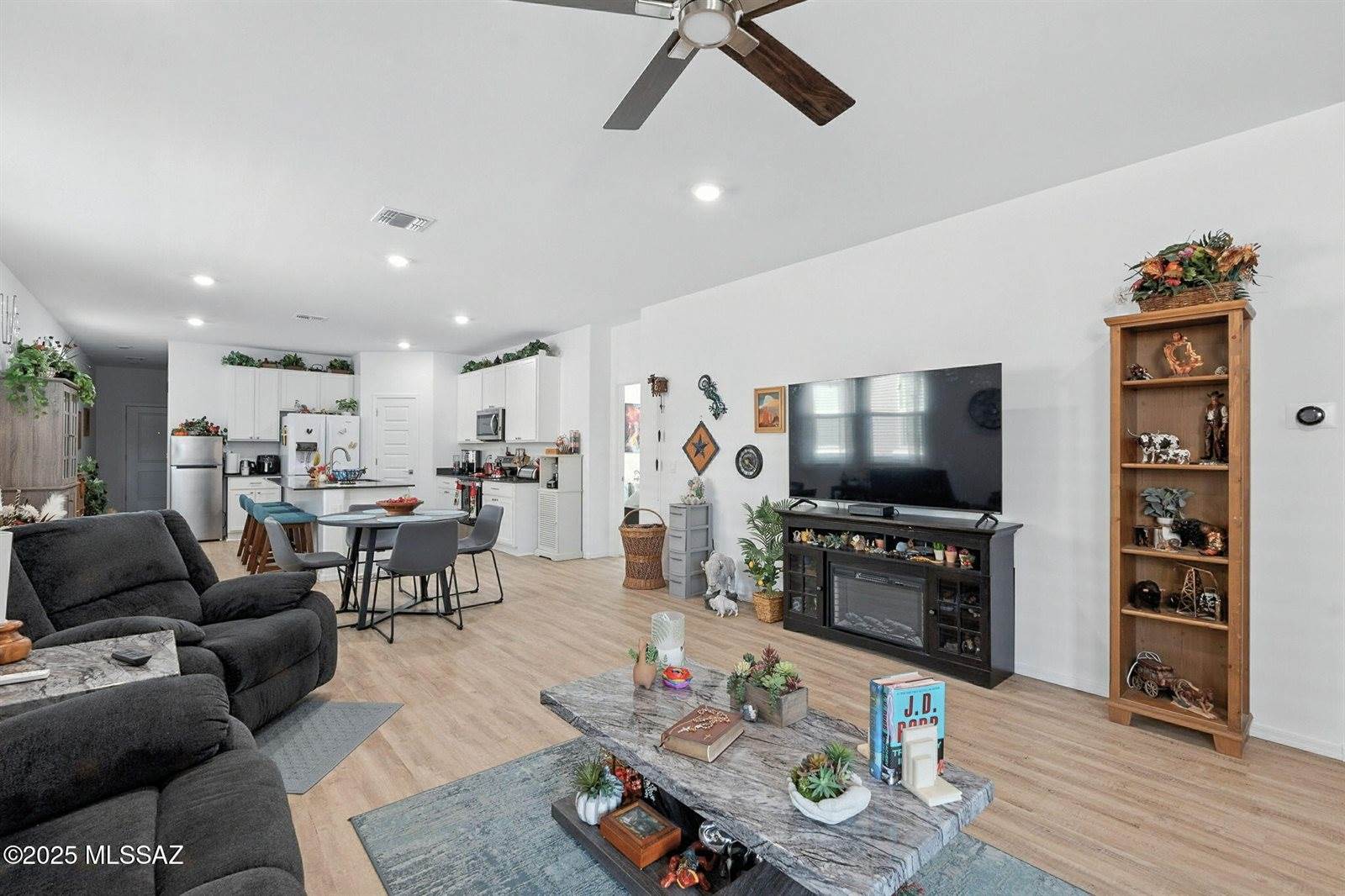 10472 West Thetford Lane, Marana, AZ 85653