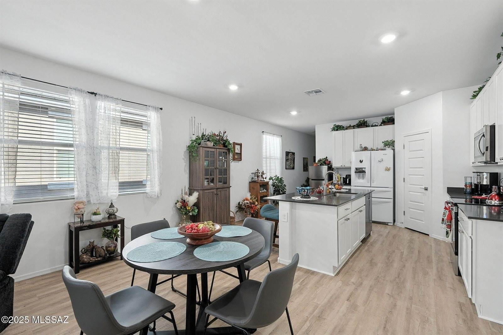 10472 West Thetford Lane, Marana, AZ 85653