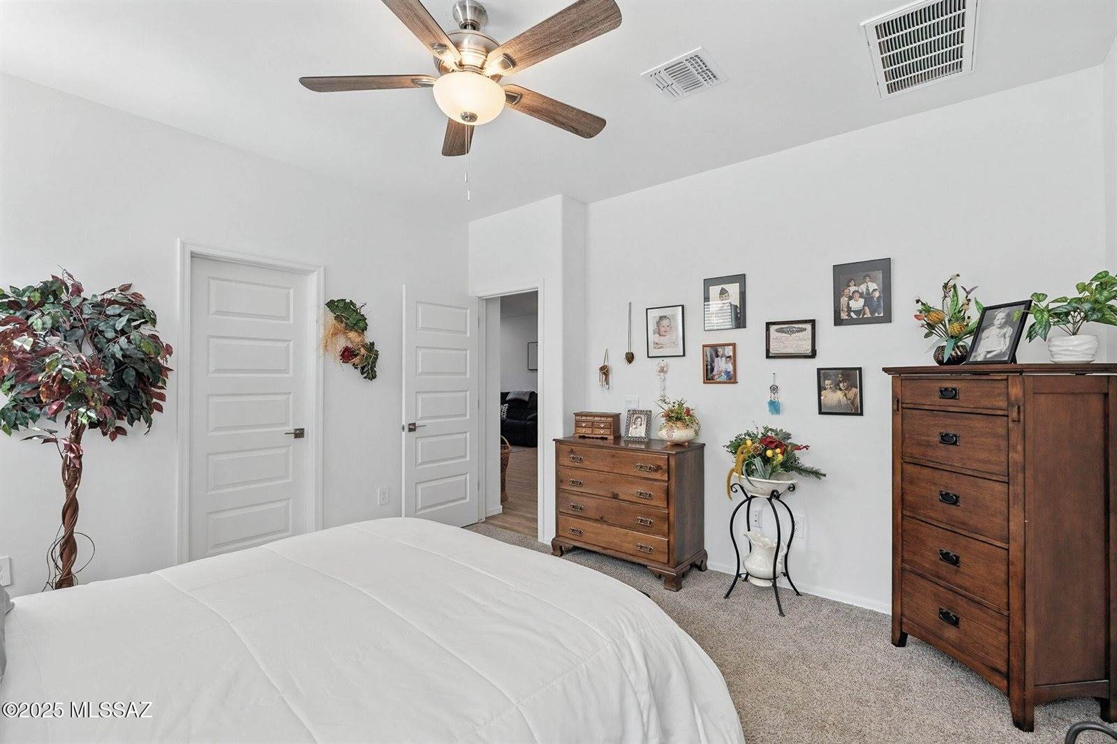 10472 West Thetford Lane, Marana, AZ 85653