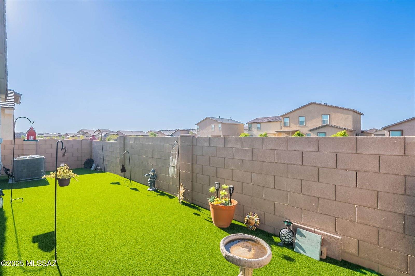 10472 West Thetford Lane, Marana, AZ 85653