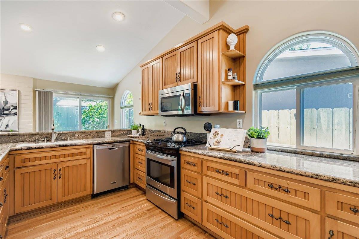 2045 Goshawk Street, San Diego, CA 92123