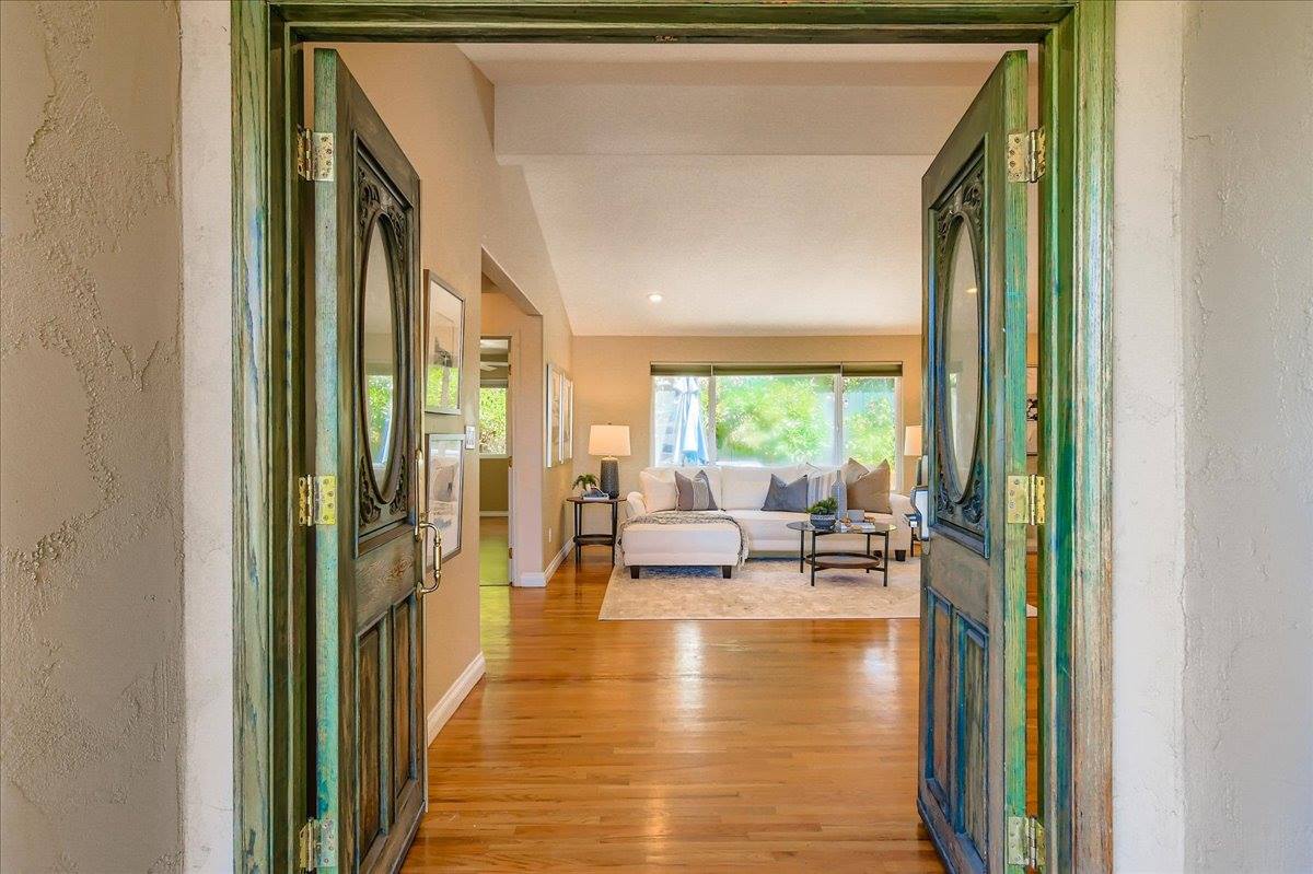 2045 Goshawk Street, San Diego, CA 92123