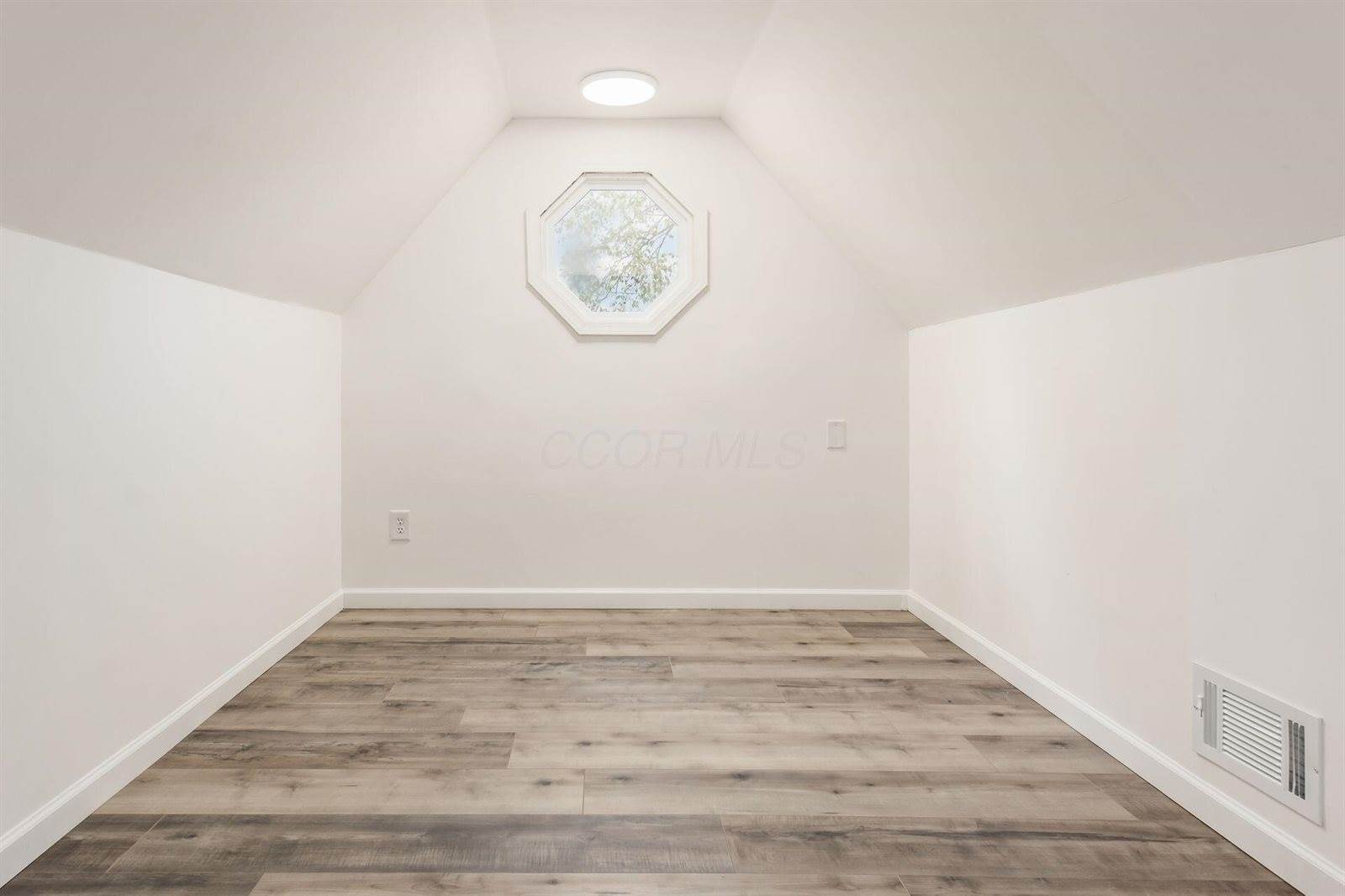 1741 East Dunedin Road, Columbus, OH 43224