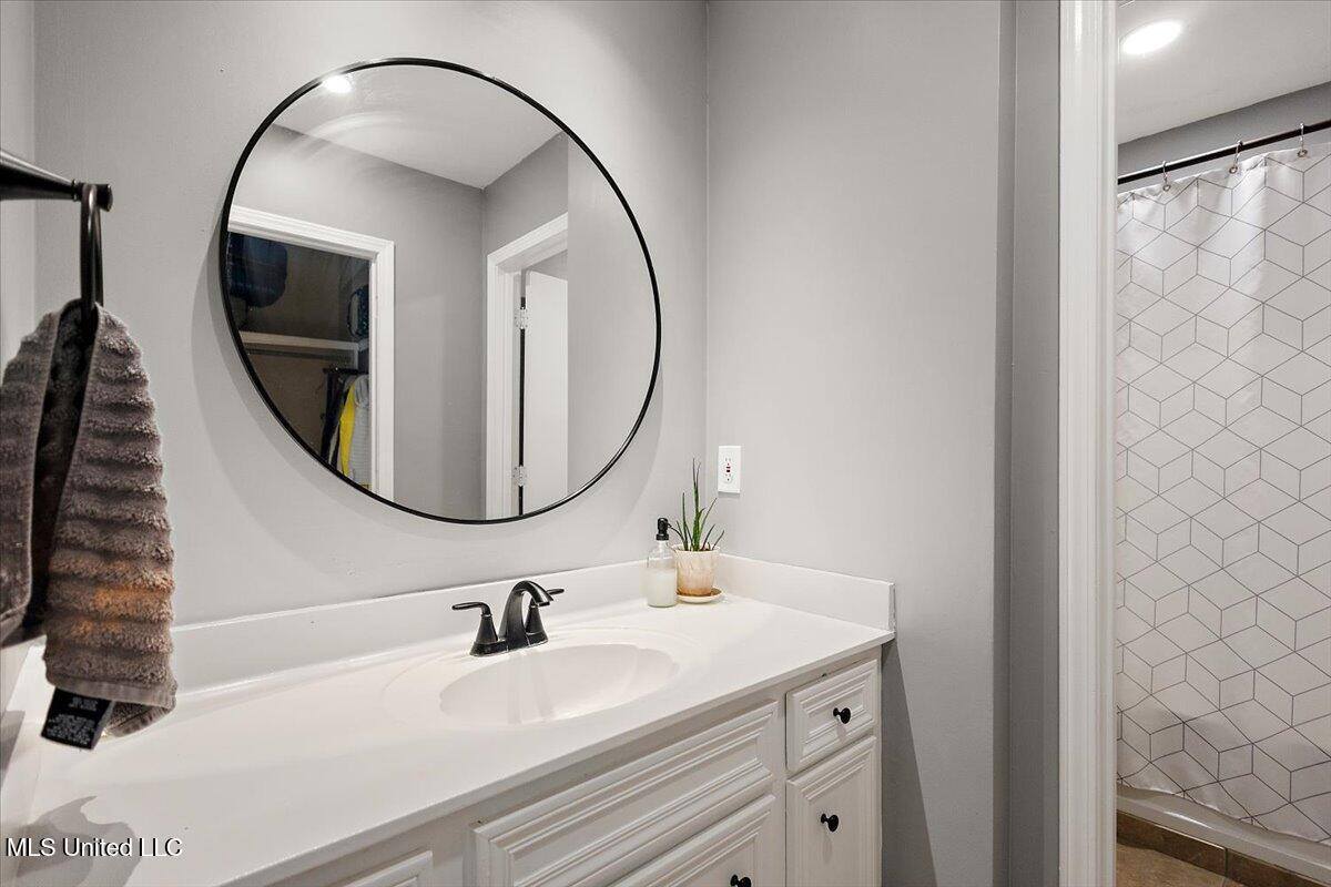 103 Casa Urbano Drive, Clinton, MS 39056