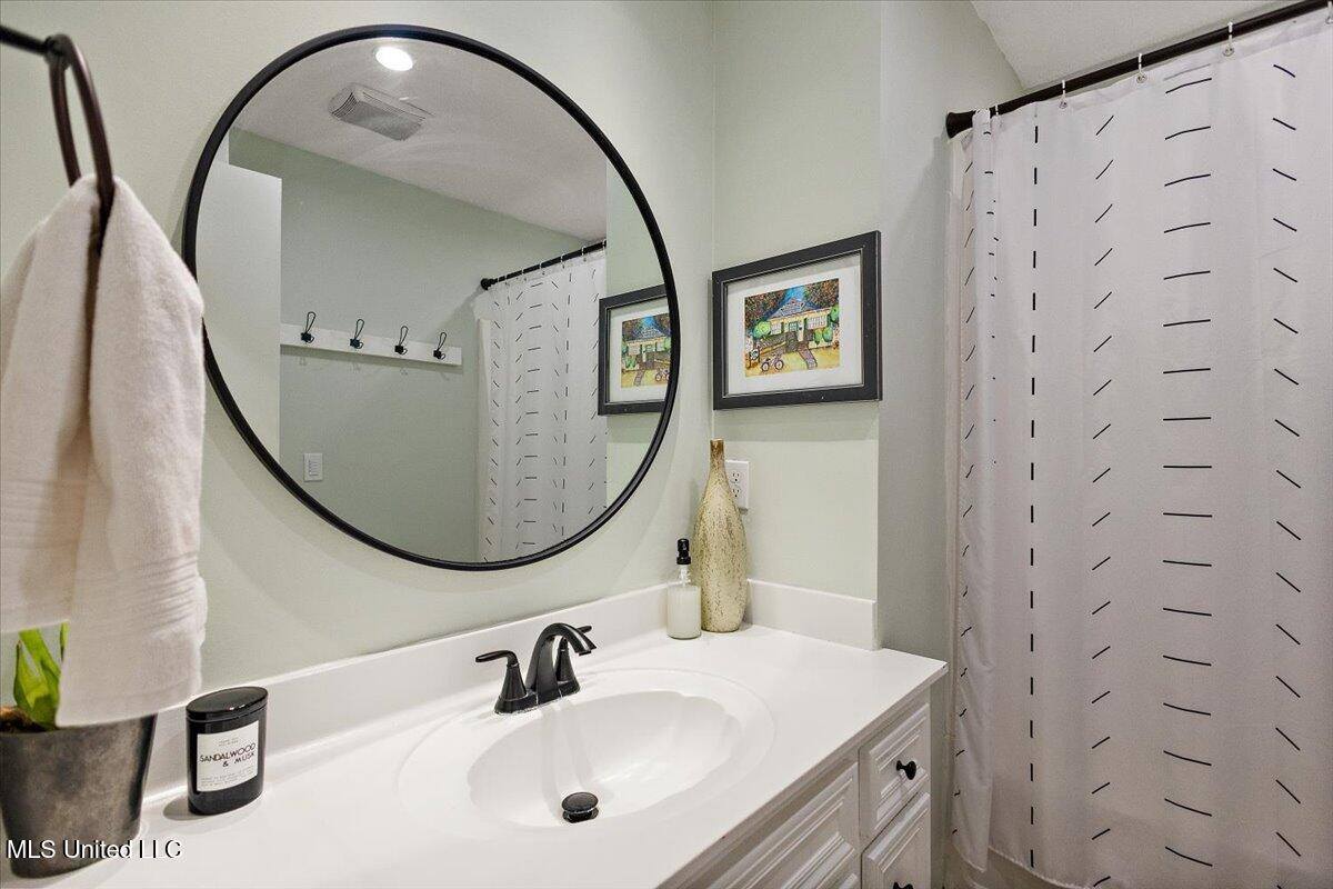 103 Casa Urbano Drive, Clinton, MS 39056