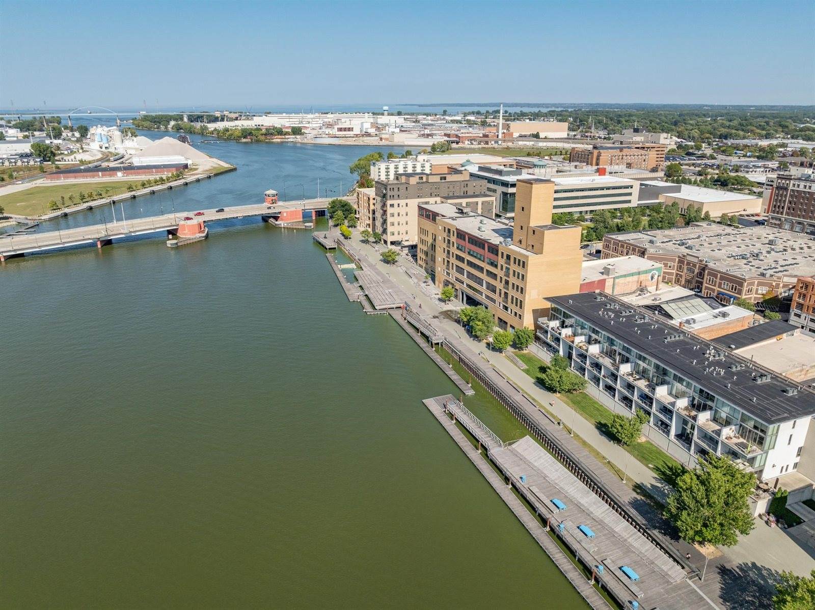 101 Cherry Street, Green Bay, WI 54301