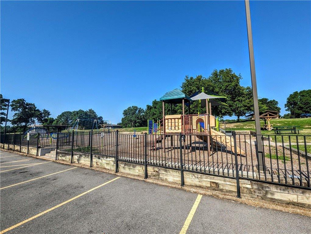 9 Lunsford Lane, Bella Vista, AR 72714