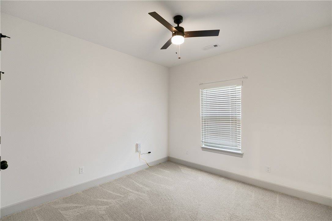 1001 Laux Lane, Pea Ridge, AR 72751