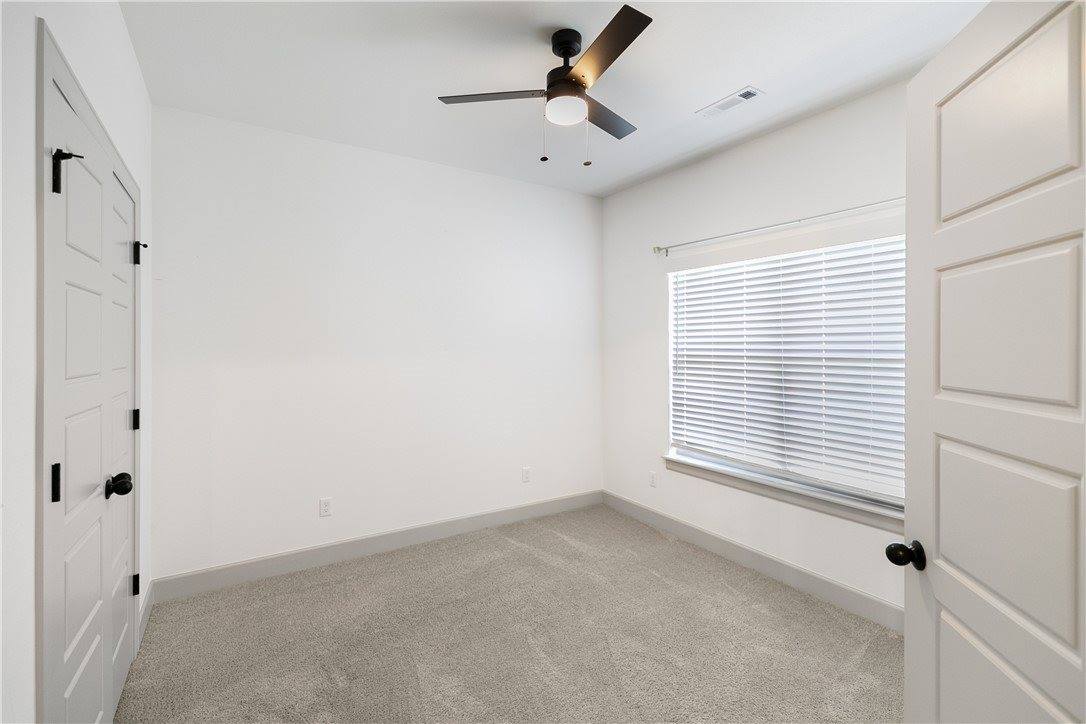 1001 Laux Lane, Pea Ridge, AR 72751