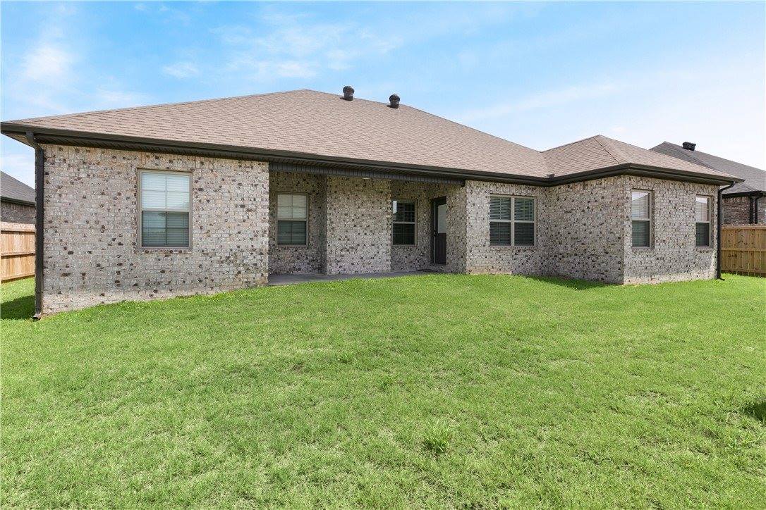 1001 Laux Lane, Pea Ridge, AR 72751